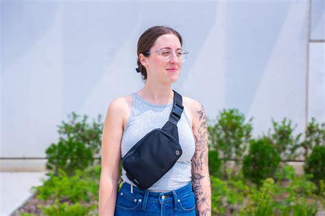 2l lululemon belt bag